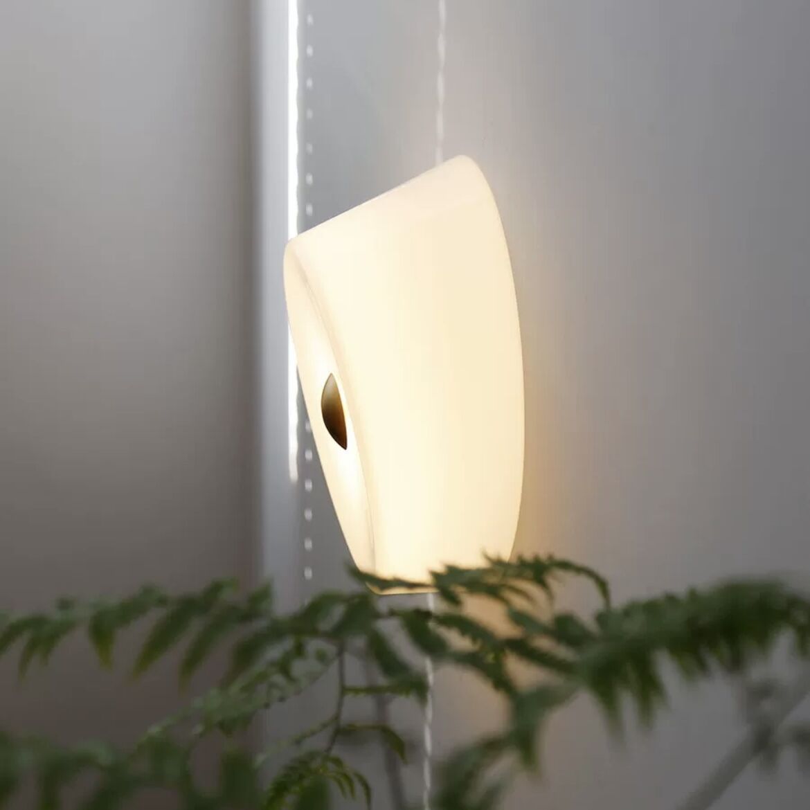 Orr Modern LED Innenwandleuchte Weiß Glas Schlaf Wohnzimmer