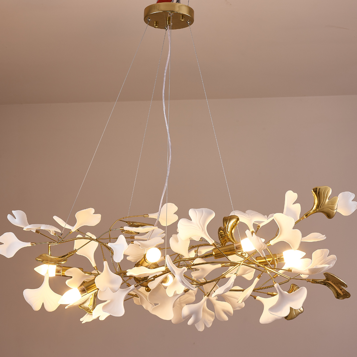 Olivia Modern Kronleuchter Blumen Gold/Weiß Wohnzimmer Metall/Keramik