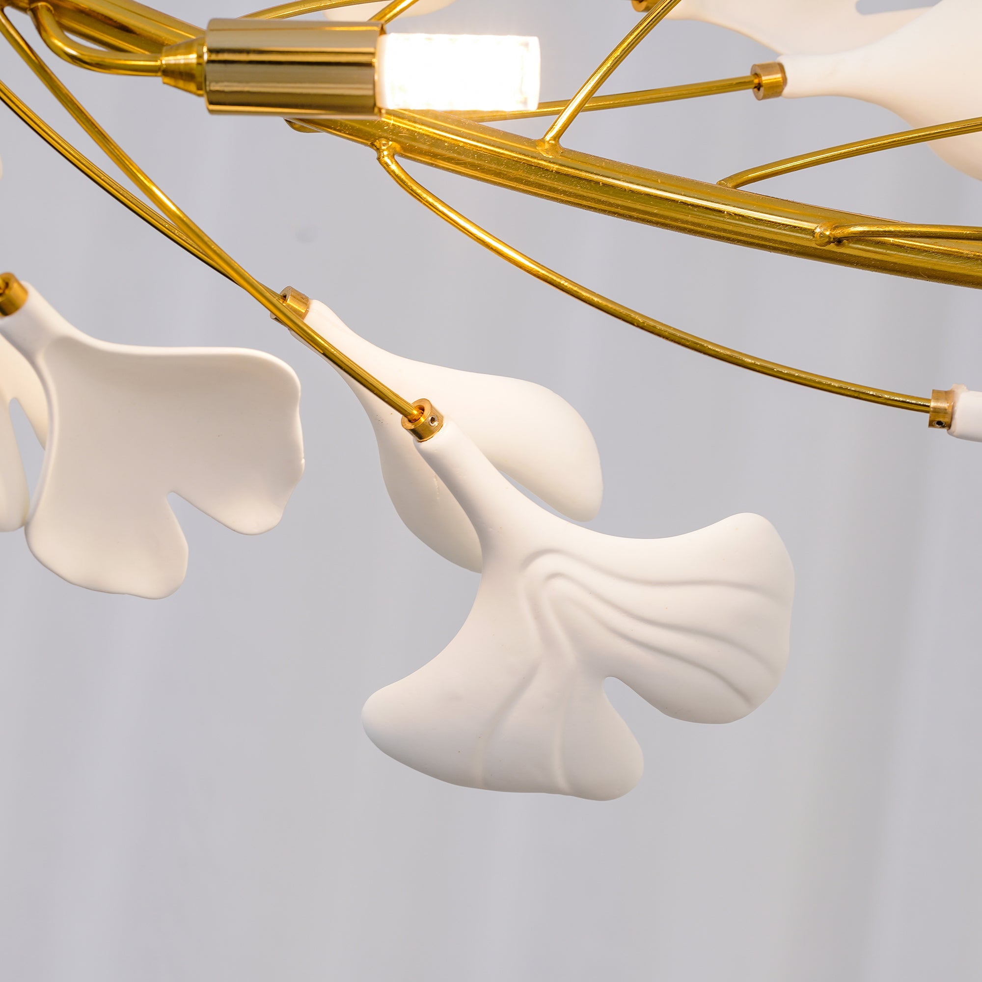 Olivia GinkLuxe Moderner gold LED Kronleuchter, aus Metall&Keramik