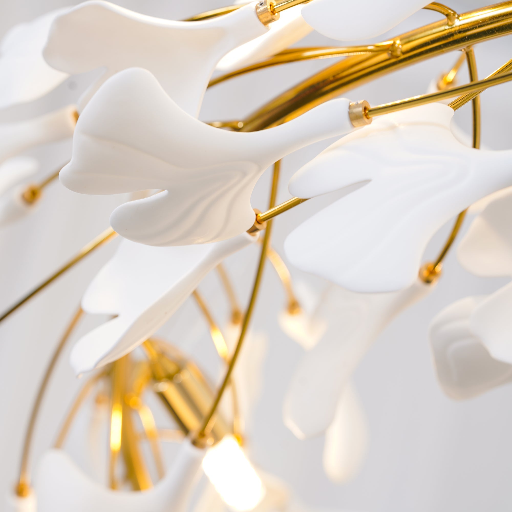 Olivia GinkLuxe Moderner gold LED Kronleuchter, aus Metall&Keramik