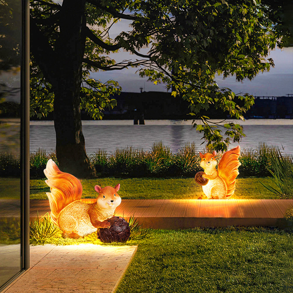 Fateh Design Eichhörnchen LED Außenstehleuchte Solar Garten/Terrasse Eichhörnchen Harz