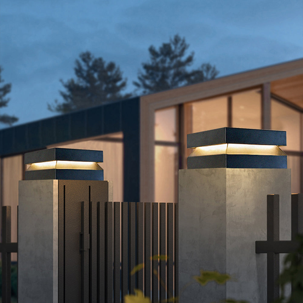 Riley Modern LED Außensokelleuchte Schwarz Garten/Balkon Solar