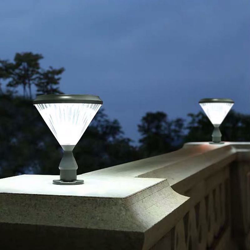 Riley Modern LED Außenleuchte Diamantform Solar Schwarz Garten/Terrasse Metall