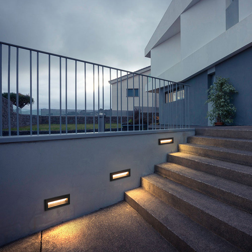Orr Modern LED Wandleuchte Rechteckig Außen, Schwarz, Metall Acryl