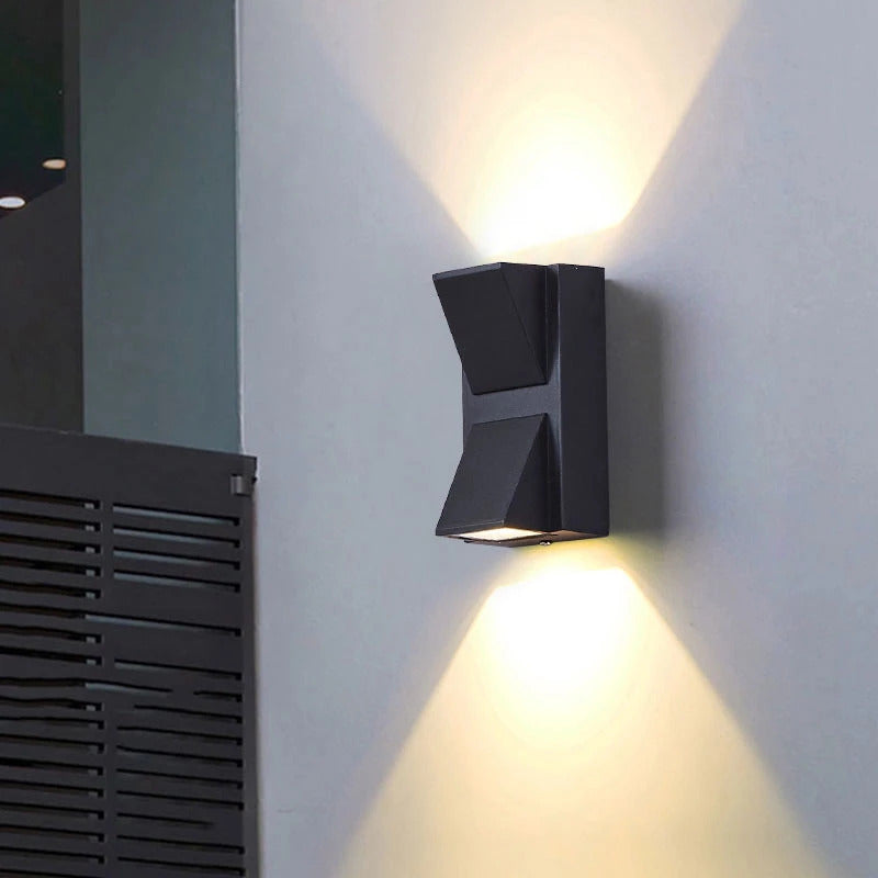 Orr Modern LED Außenwandleuchte mit Bewegungsmelder Schwarz Metall